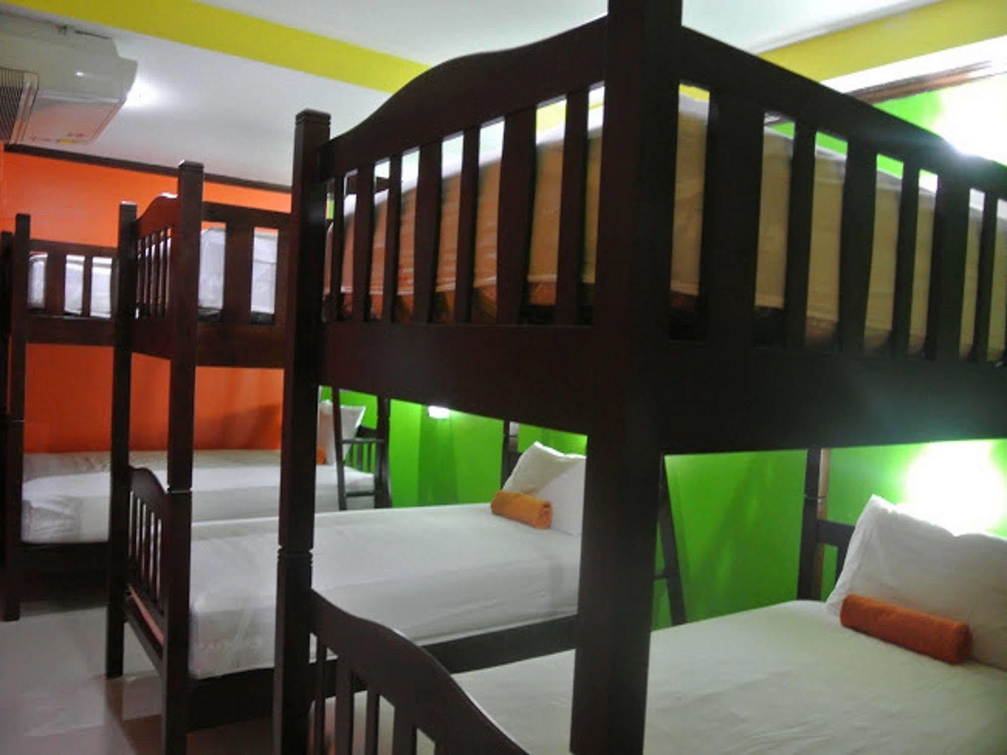 Silla Patong Hostel Exteriér fotografie