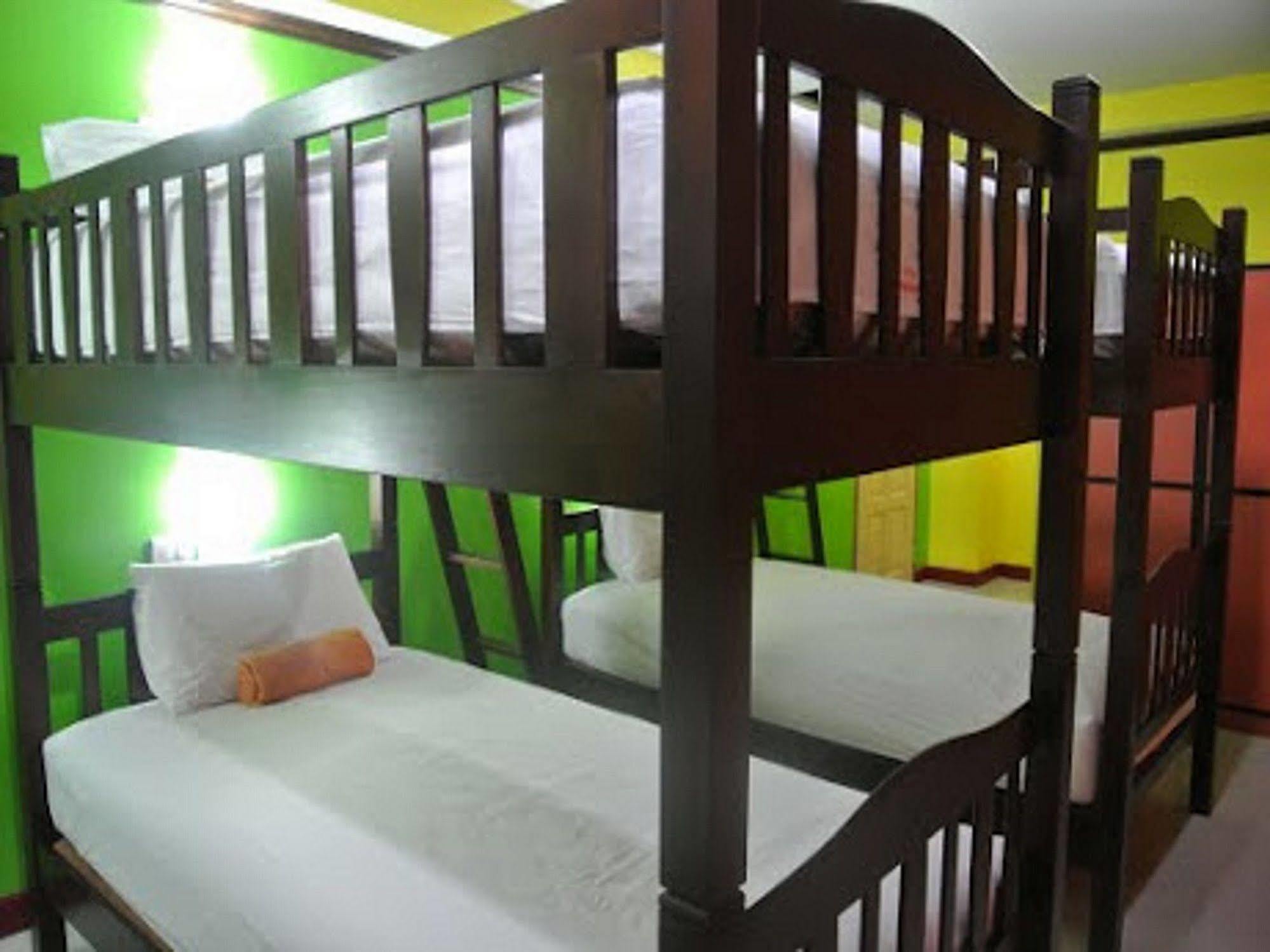 Silla Patong Hostel Exteriér fotografie