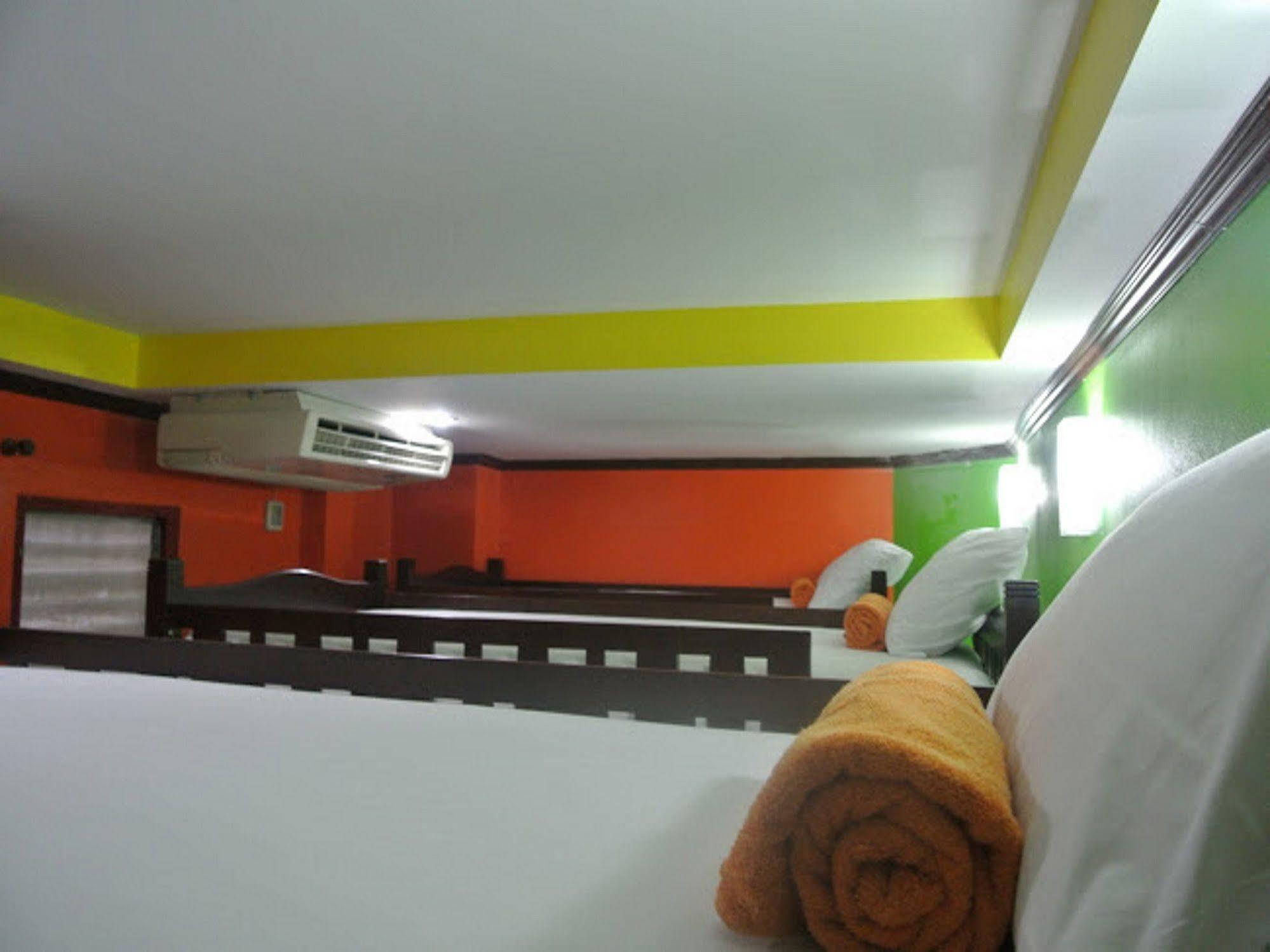 Silla Patong Hostel Exteriér fotografie