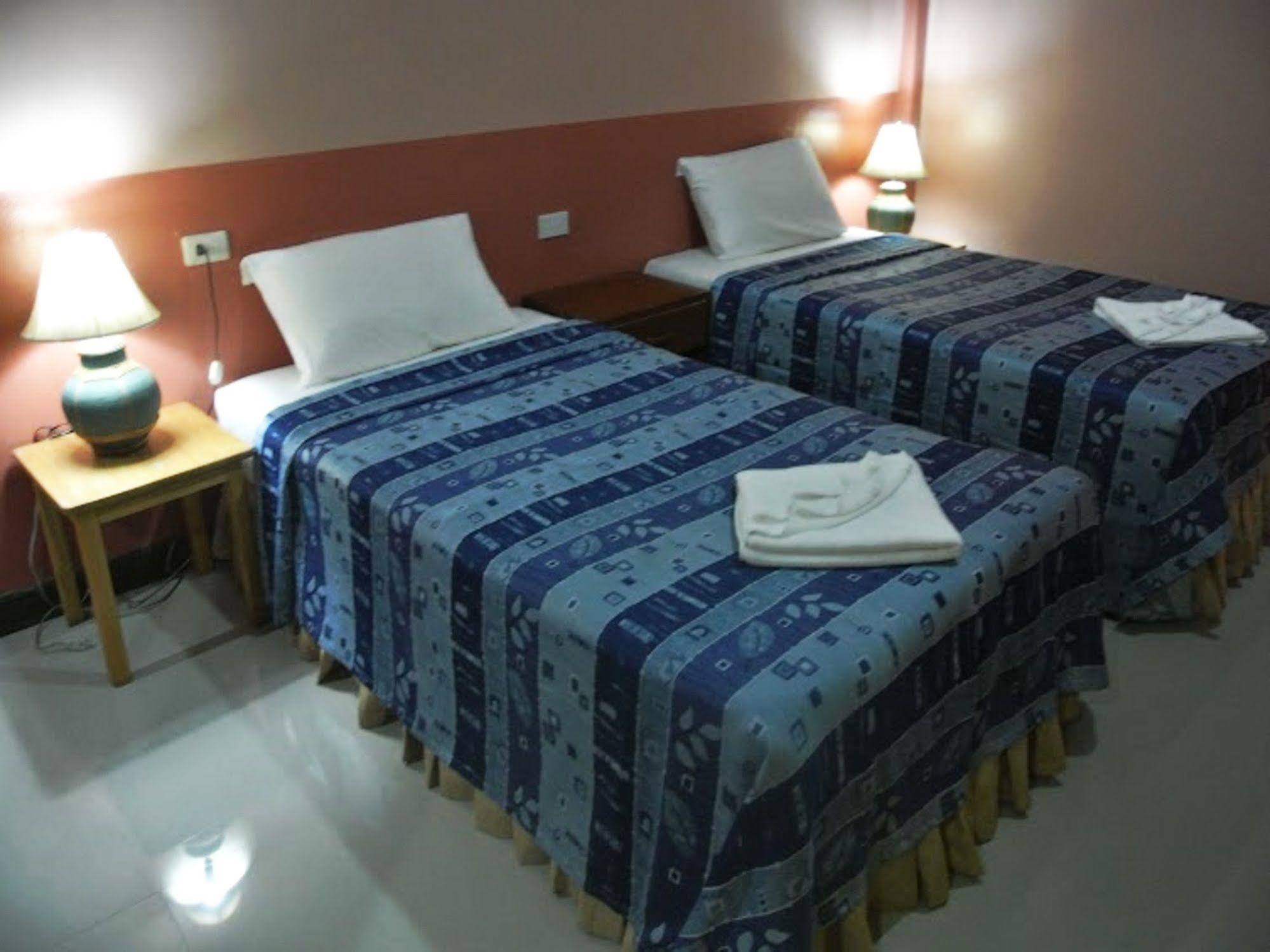 Silla Patong Hostel Exteriér fotografie