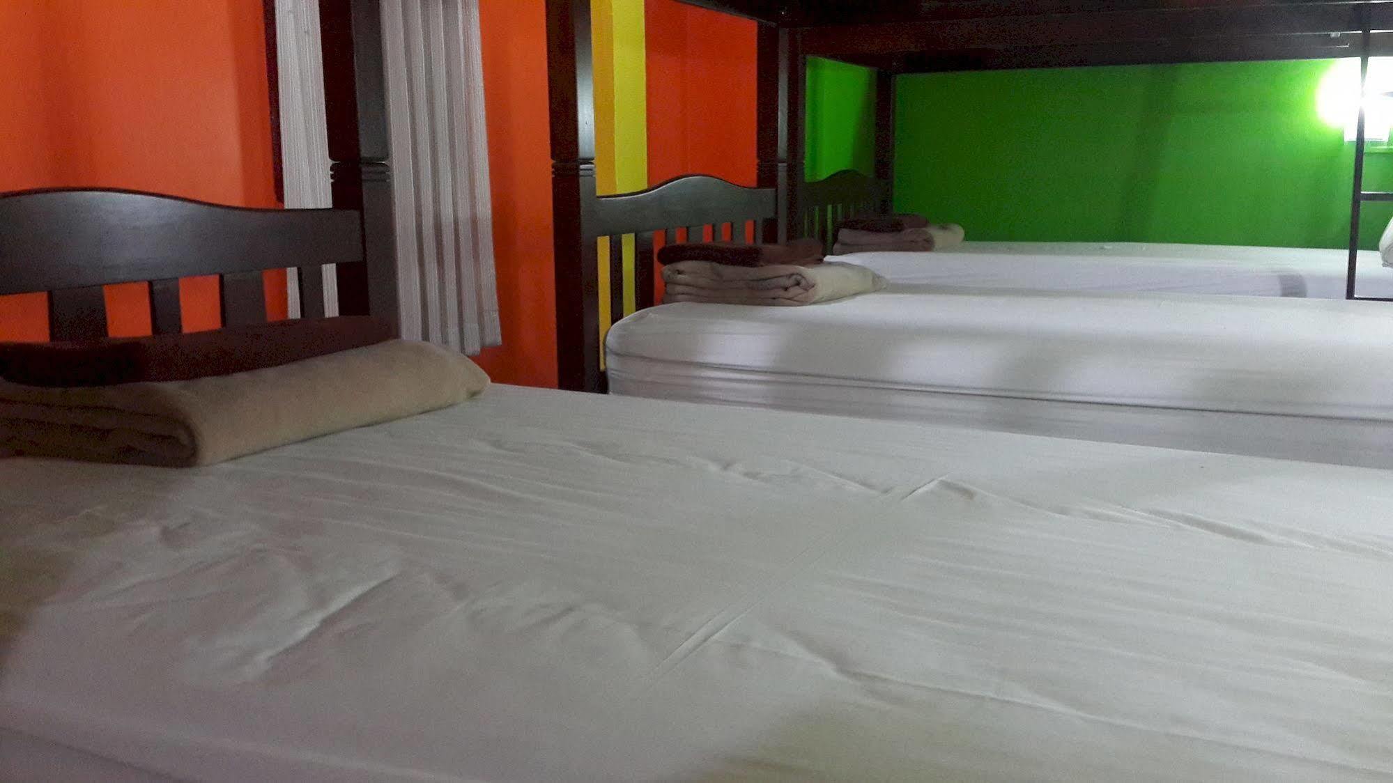Silla Patong Hostel Exteriér fotografie