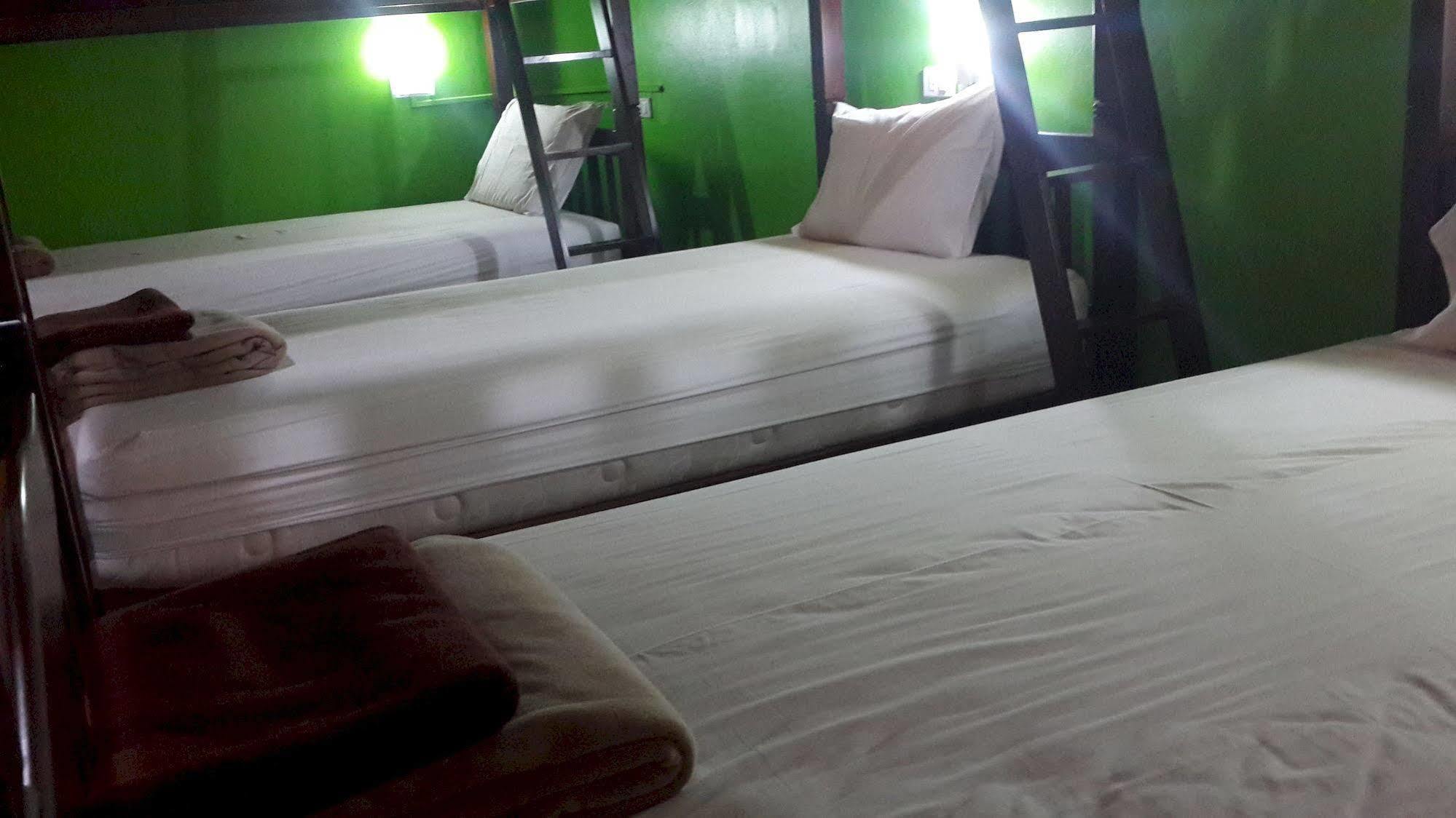 Silla Patong Hostel Exteriér fotografie